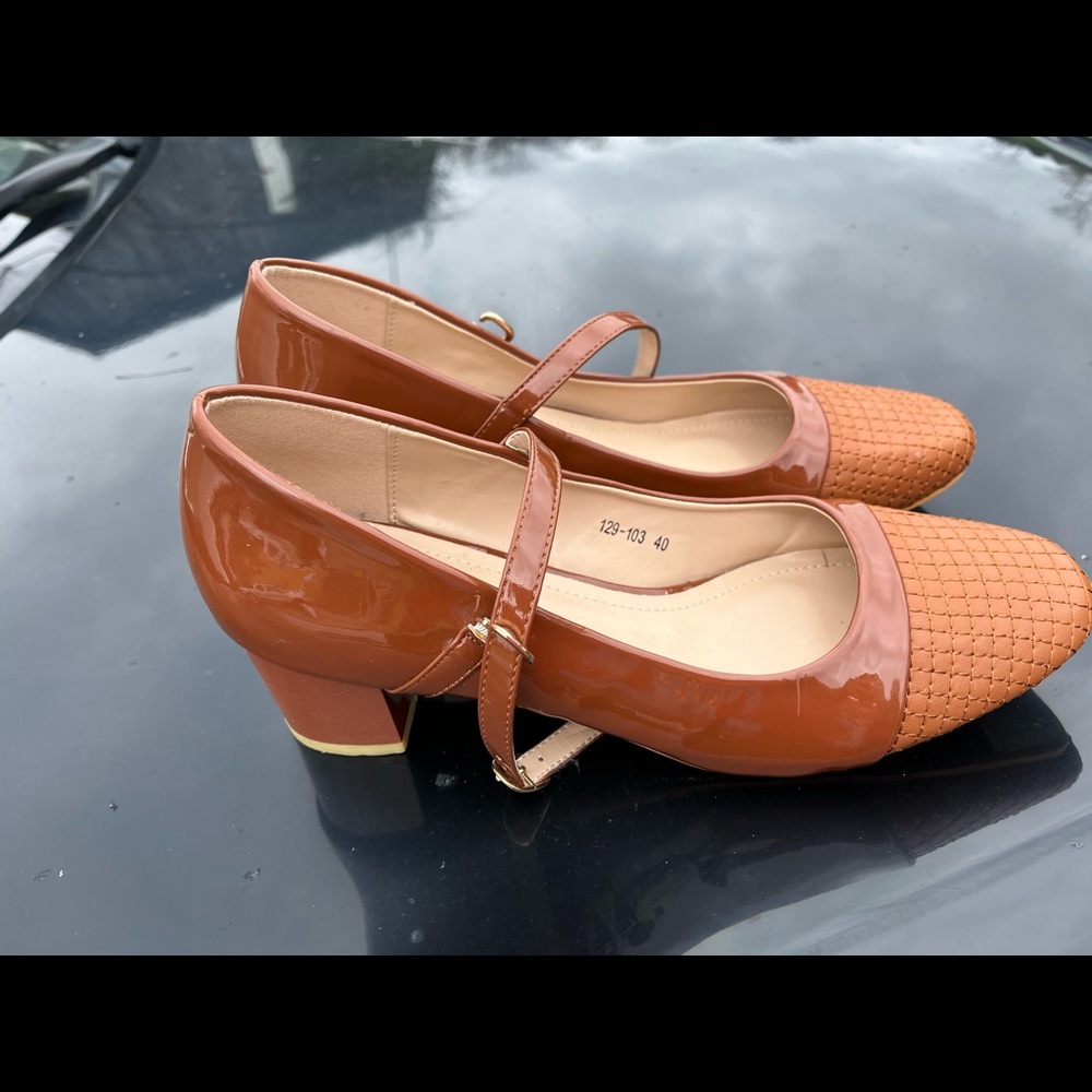 New rich brown Mary Jane shoes sz 40 (9.5) normal size for high heels NOT wide